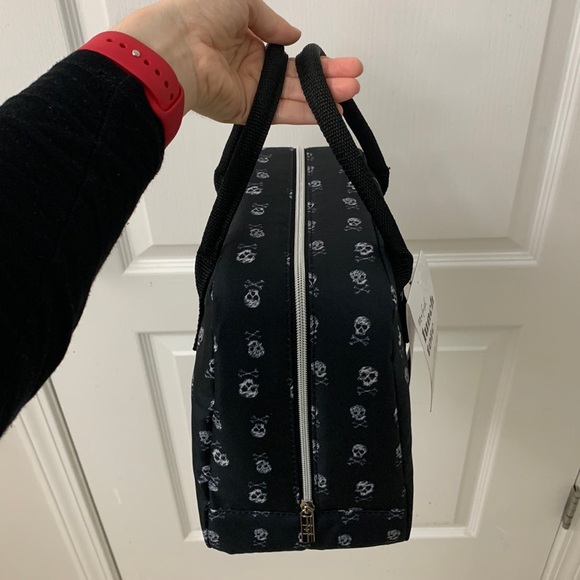 Fit and Fresh Skull Lunch Bag with FREE Containers and Cooler! - Picture 5 of 16